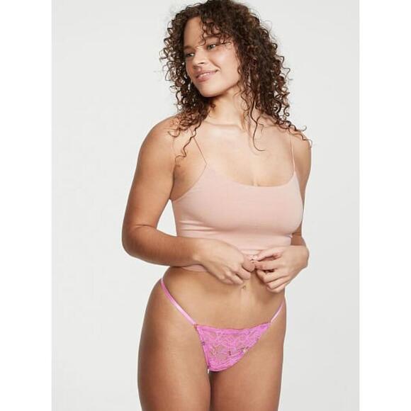 Victoria's Secret Lace V-String Charm Panty - Picture 1 of 1